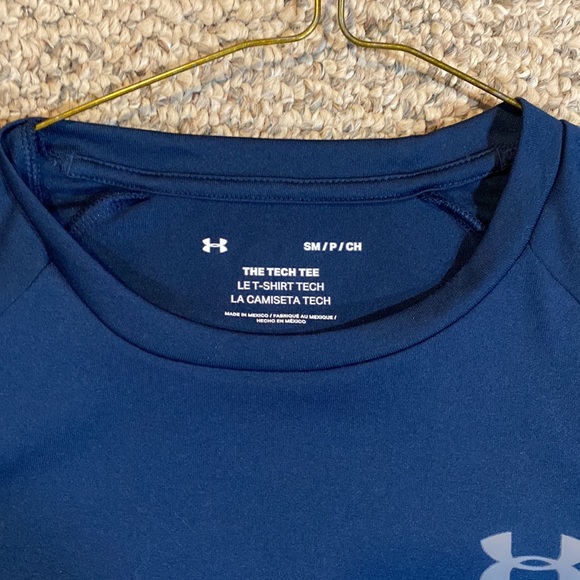 Mens Under Armour light weight athletic T-Shirt - Picture 2 of 3